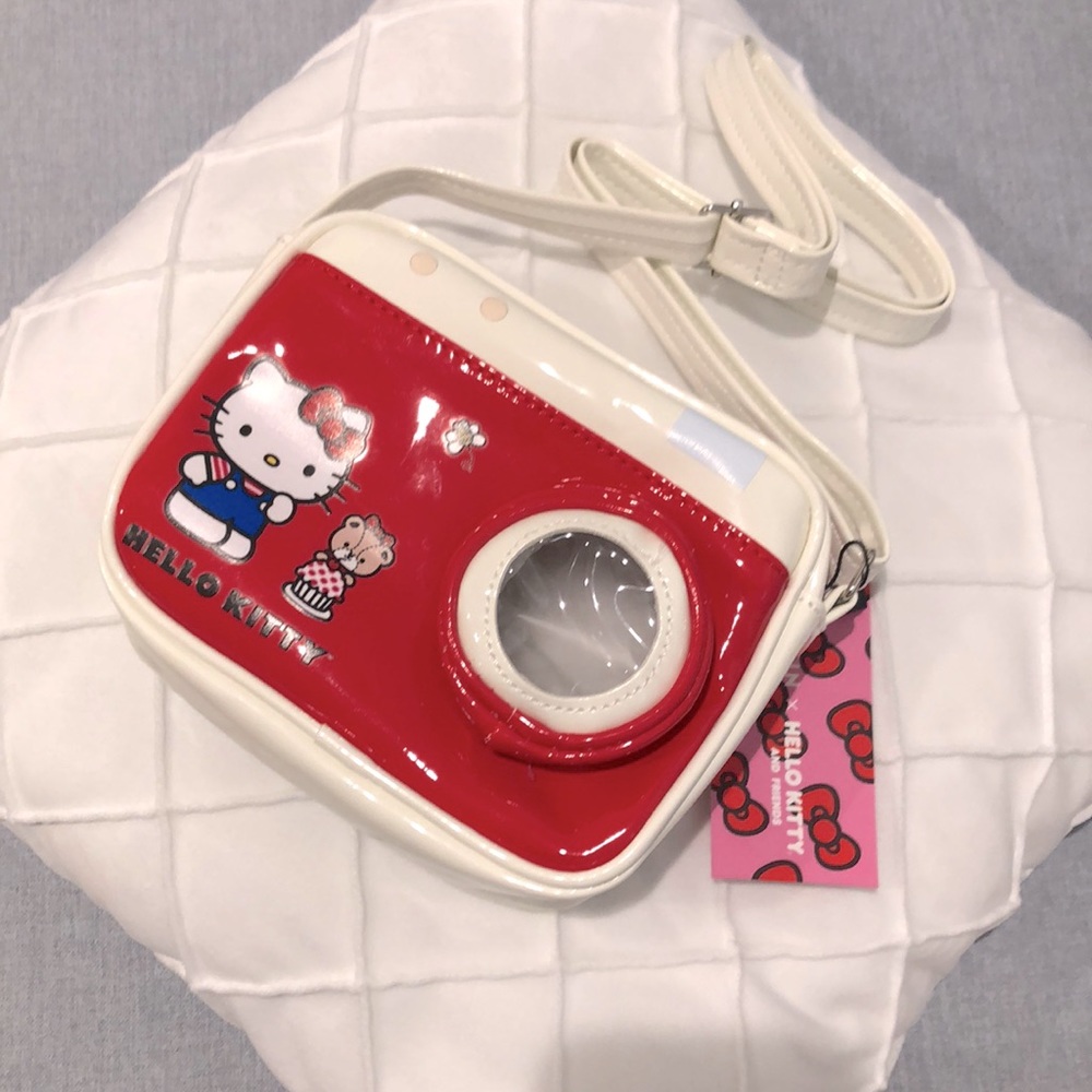 🍎 Hello Kitty Camera Crossbody Red Brand New